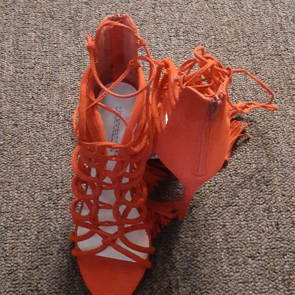 Shoes - Picture 4 of 4